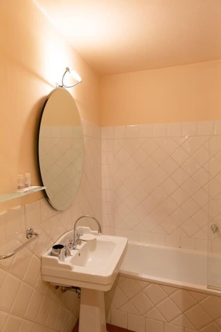 Elegant Apartment Near Piazza Della Signoria فلورنس المظهر الخارجي الصورة